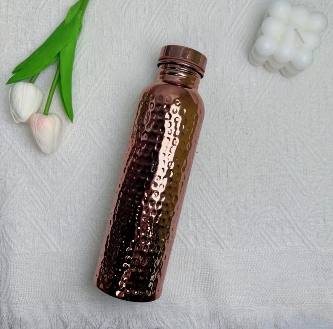 Bouteille en cuivre martelé 800ml – Élégance & Bien-être au quotidien