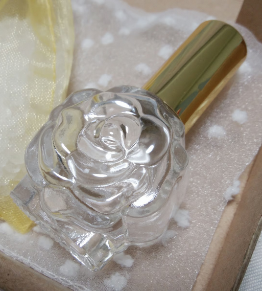 Huile de Rose de Damas Pure – Roll-On 10 ml - MoonRose by Amour’Eu